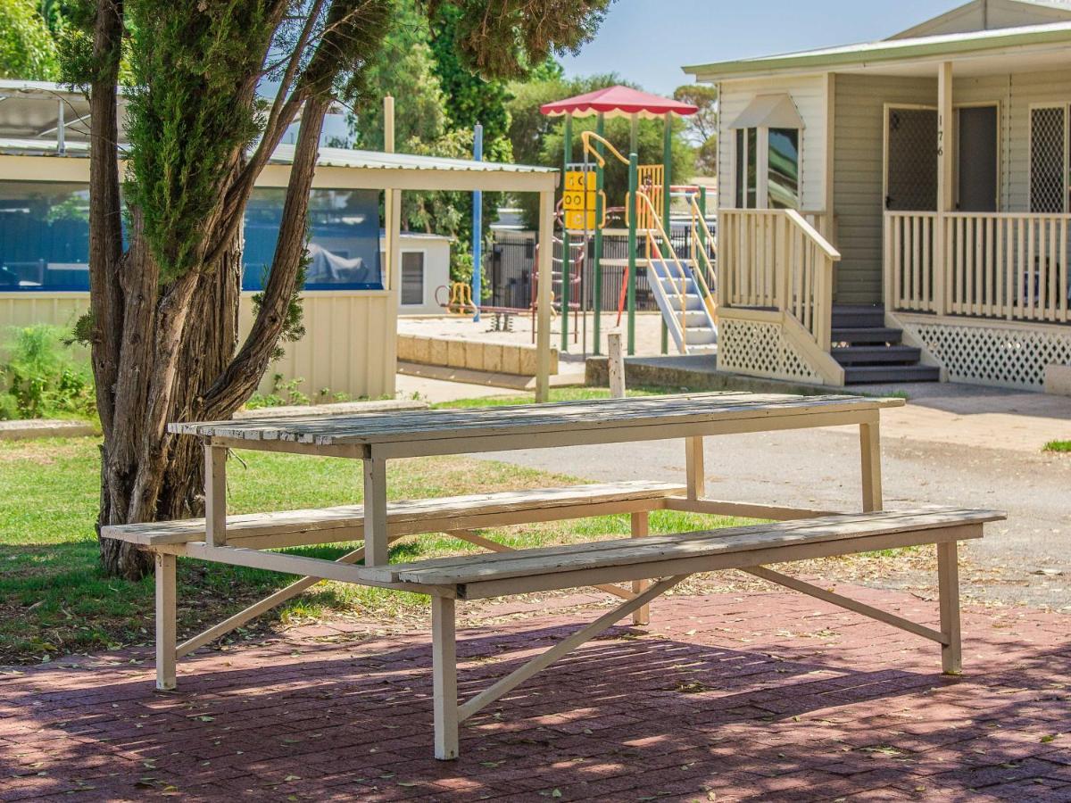 Twin Waters Caravan Park Dawesville エクステリア 写真