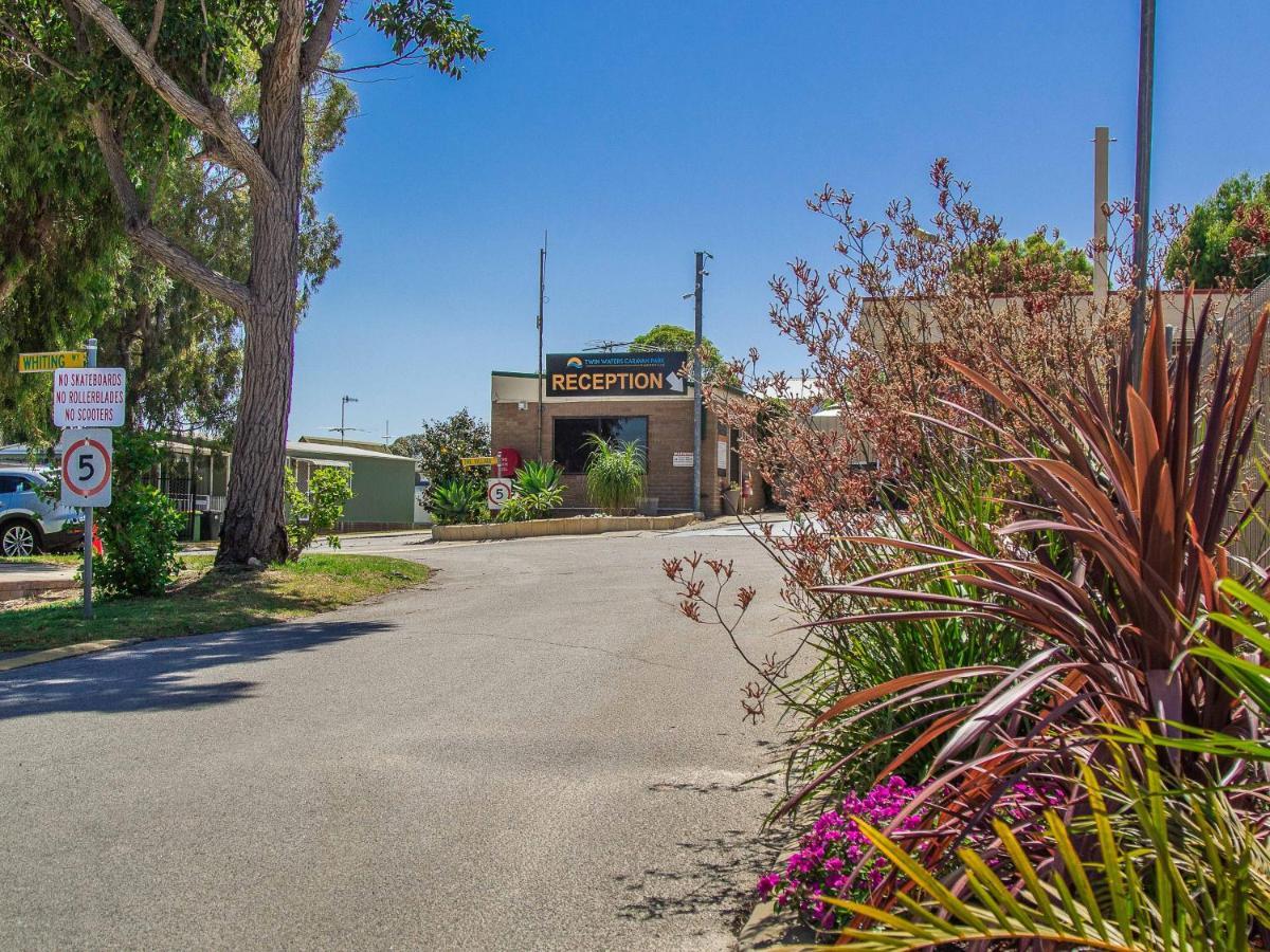 Twin Waters Caravan Park Dawesville エクステリア 写真